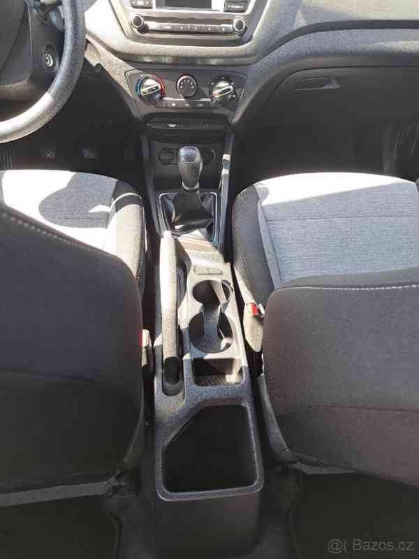 Hyundai i20 1,2   2016, 63 800 km, po STK - foto 12