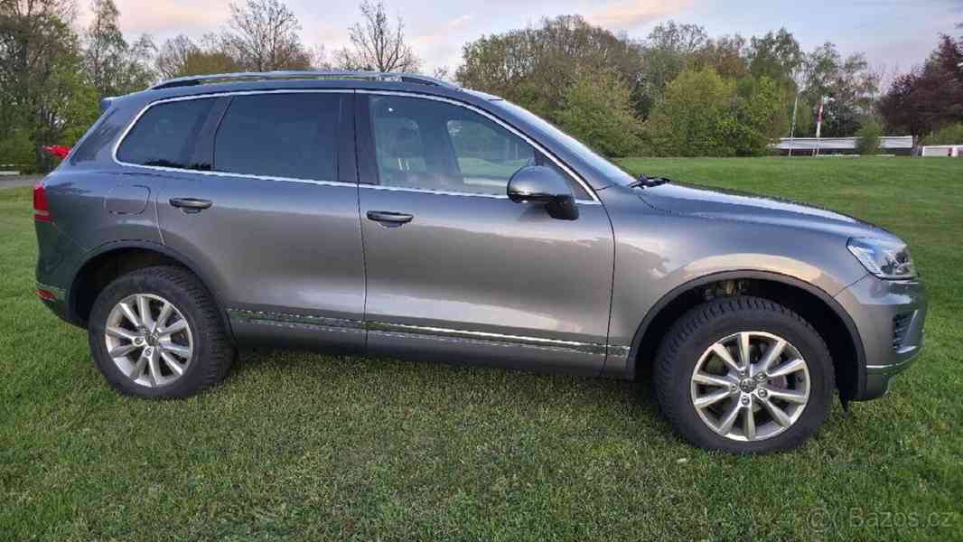 Volkswagen Touareg 3,0   TDI 193KW Top stav - foto 7