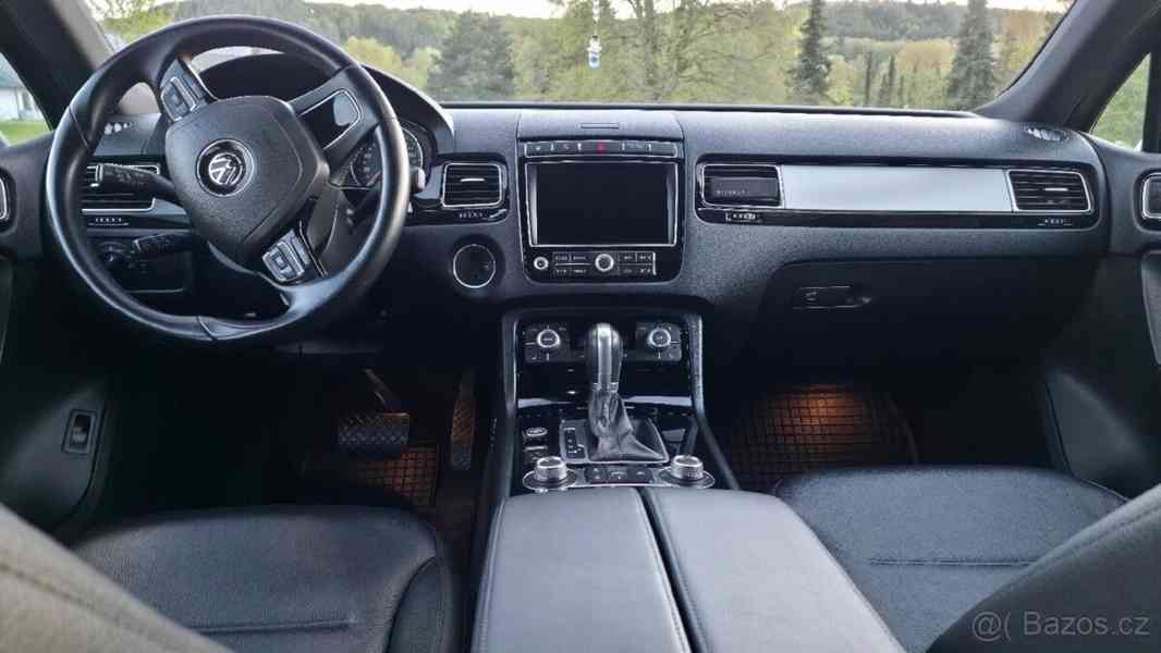 Volkswagen Touareg 3,0   TDI 193KW Top stav - foto 13