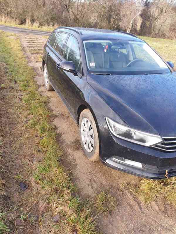 Volkswagen Passat 2,0   B7 - foto 5