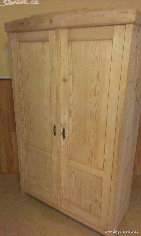 Nabízím starou smrkovou šatní skřín - foto 4