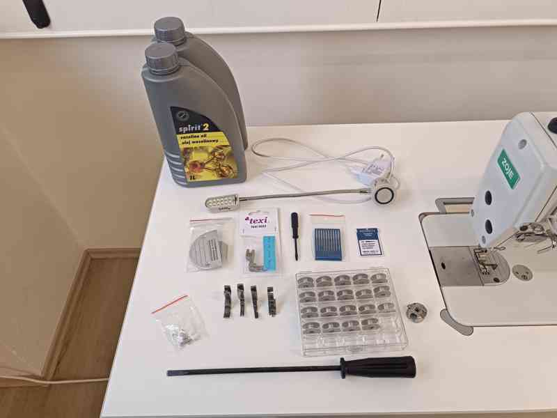 průmyslový jednojehlový šicí stroj ZOJE A8000 - foto 3