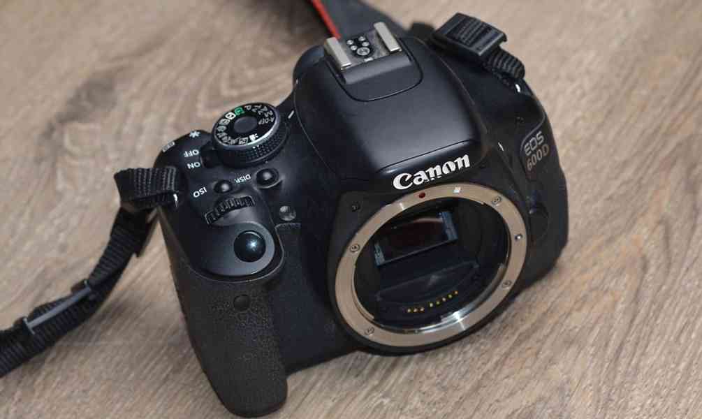 Canon EOS 600D **18 Mpx CMOS TOP 3100 exp. - foto 3