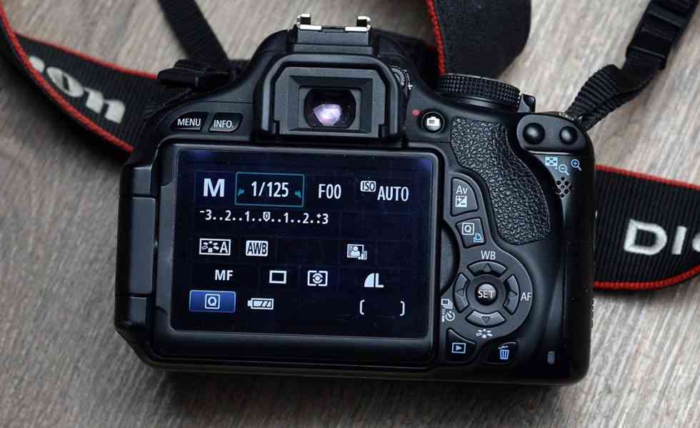 Canon EOS 600D **18 Mpx CMOS TOP 3100 exp. - foto 7