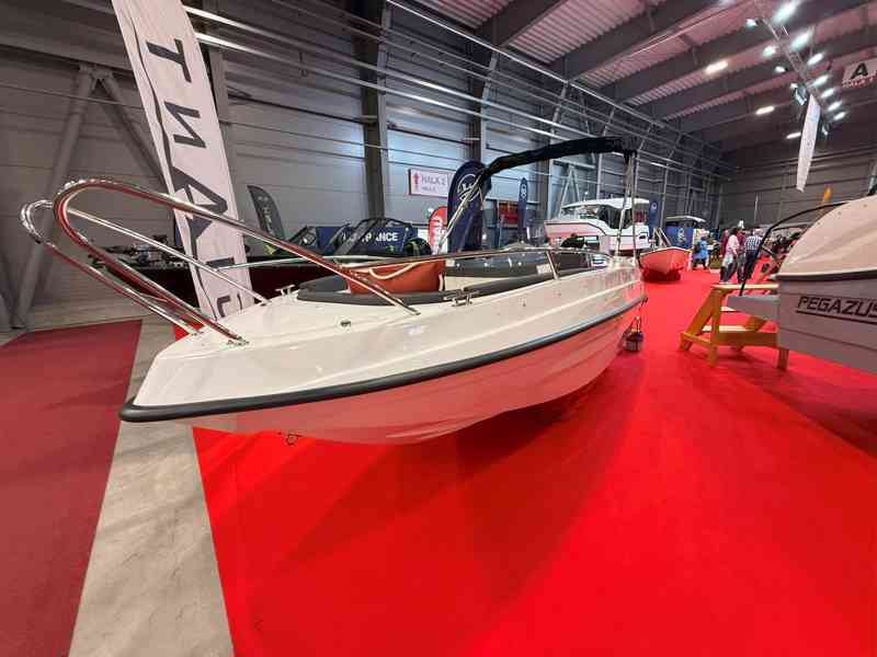 Nový motorový člun Giant 475 Sport+MOTOR - foto 2