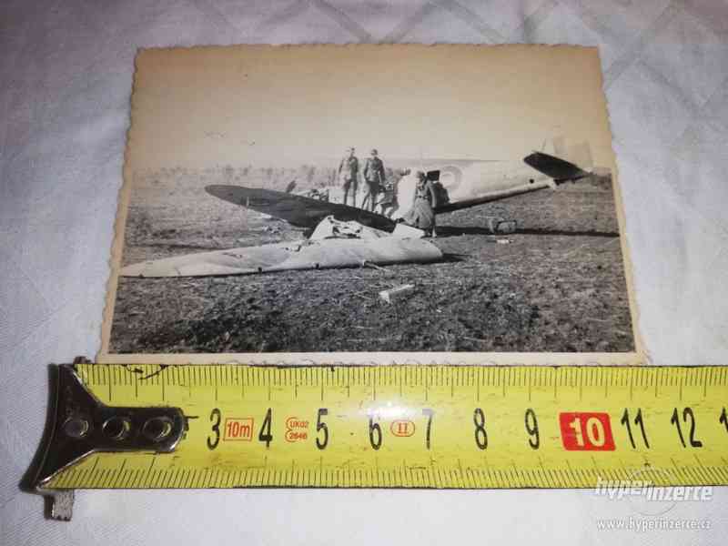 Letadlo s vojáky - fotografie z 2. světové války - foto 1