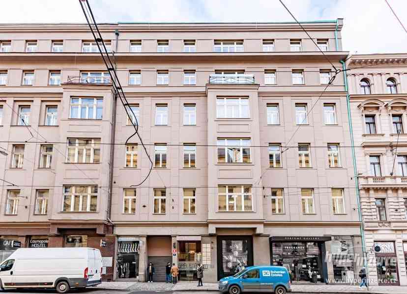 Prodej luxusního bytu 2+1, balkon, parkovací stání, Praha 2 - foto 7