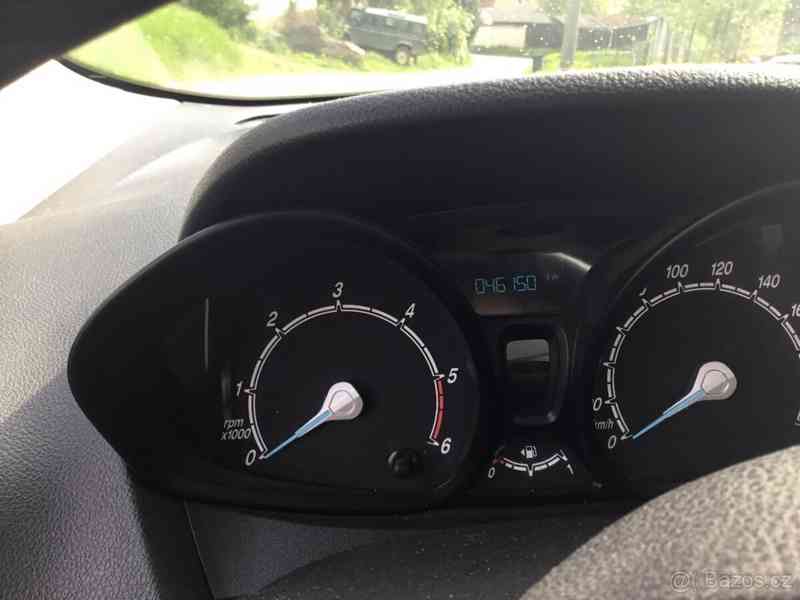 Ford Tourneo Courier 1,5 - foto 4