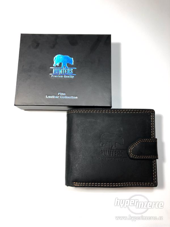 Luxusní černá kožená peněženka Hunters s knoflikem - foto 1
