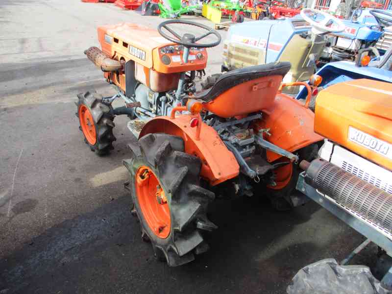 Malotraktor Kubota B6001 4WD pěkný původní stav - foto 2