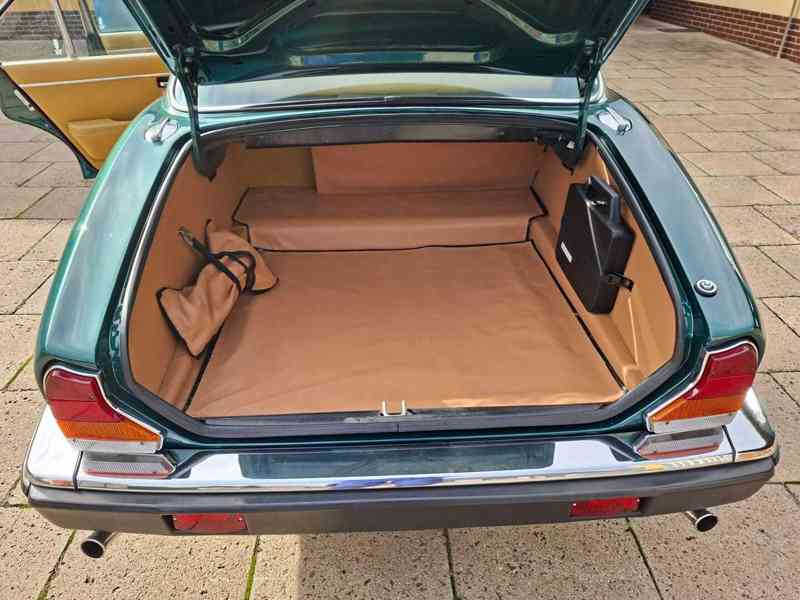Jaguar XJ6 3,4  r. v. 1984 - foto 12