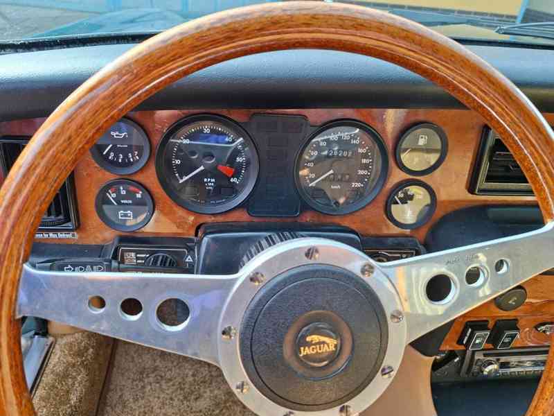 Jaguar XJ6 3,4  r. v. 1984 - foto 8