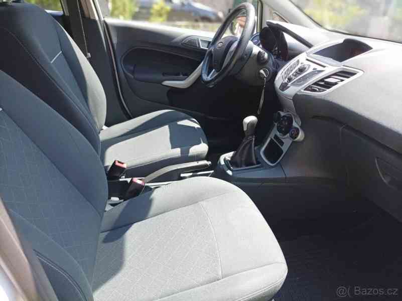Ford Fiesta MK6 1.25i 44kW - foto 10