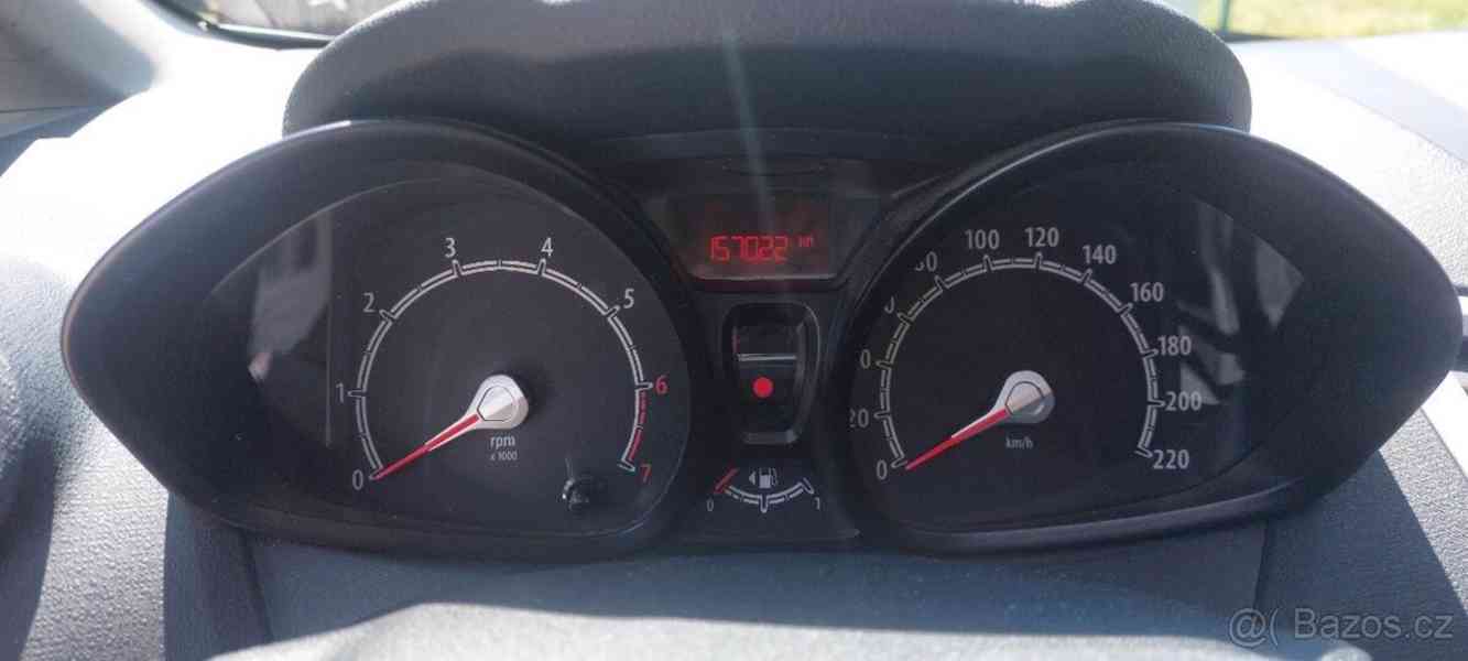 Ford Fiesta MK6 1.25i 44kW - foto 5