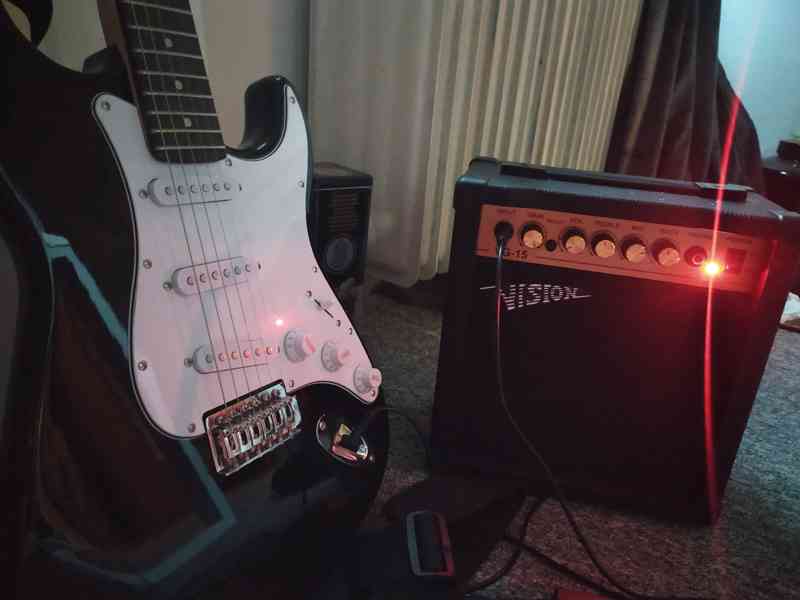 Fungl nová Elektrická kytara Vision+ reprák-Vision+obal - foto 5