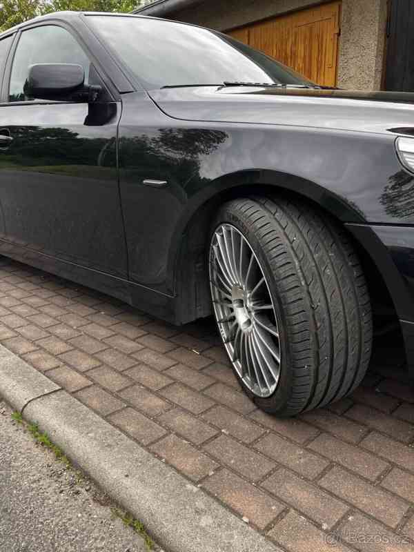 BMW Řada 5 3,0 530i E60 190 kW - foto 7