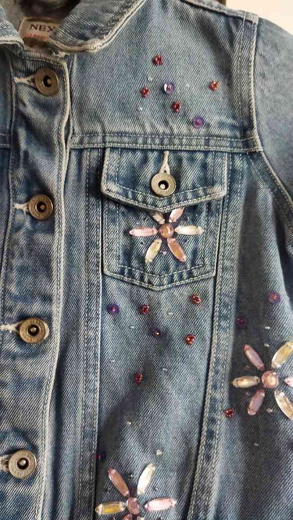 Nádherná džínová bunda s krásnými prvky Next - foto 2