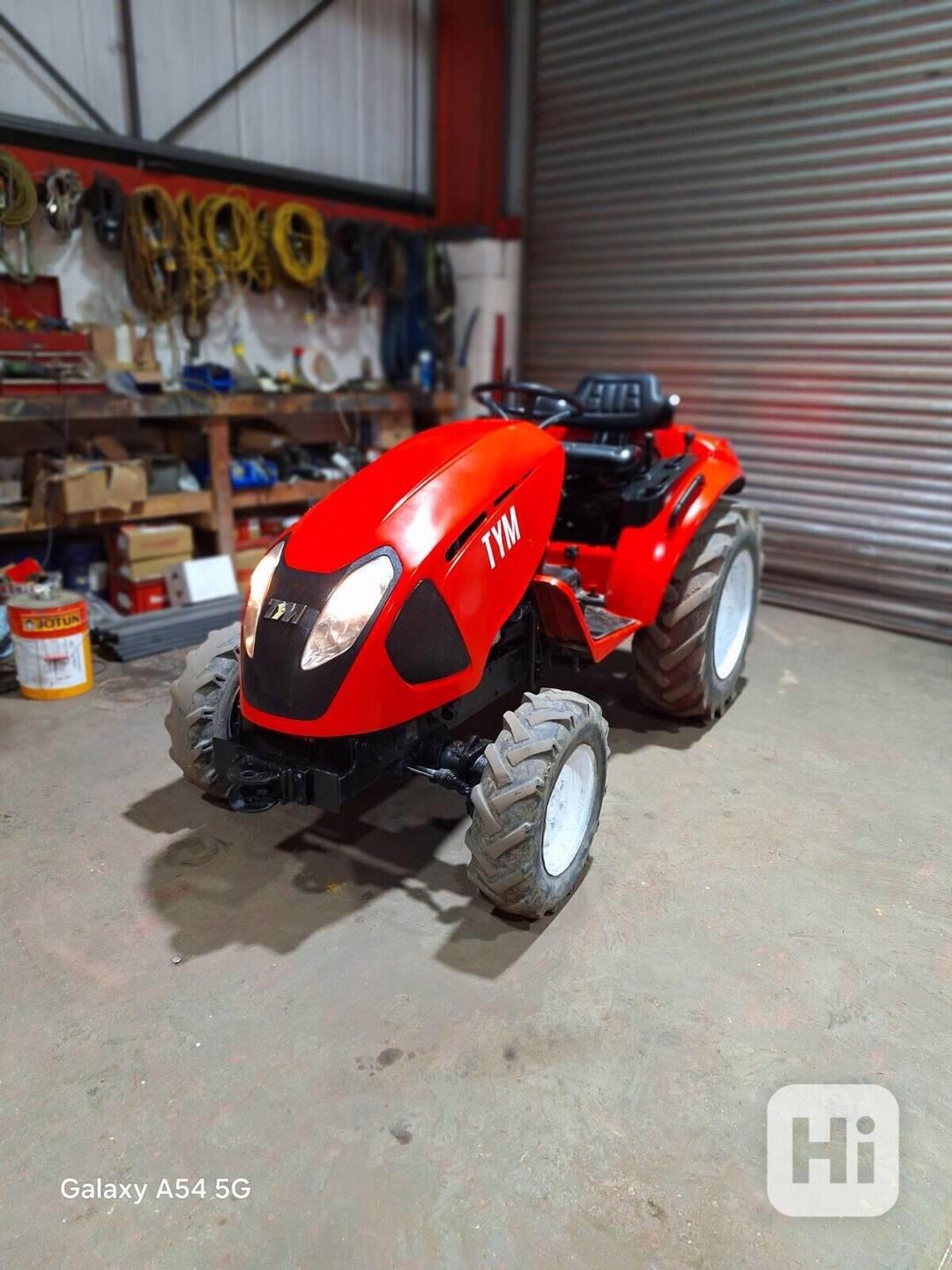 Traktor  TYM T273 - foto 1