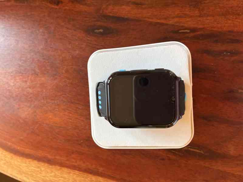 Dětské černo-modré 4G smart hodinky E10-2024 80GB s GPS - foto 2