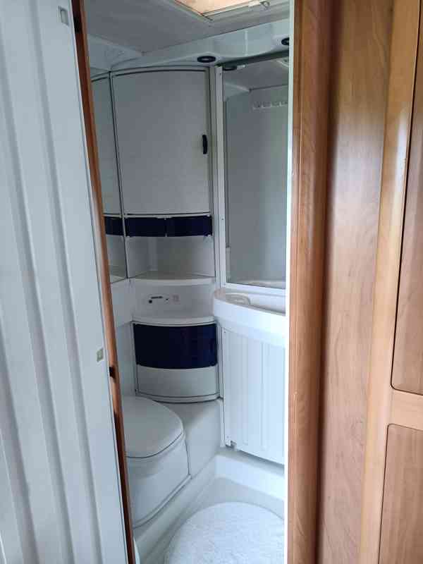Obytný automobil Hymer B544,2xklima,6mist - foto 10