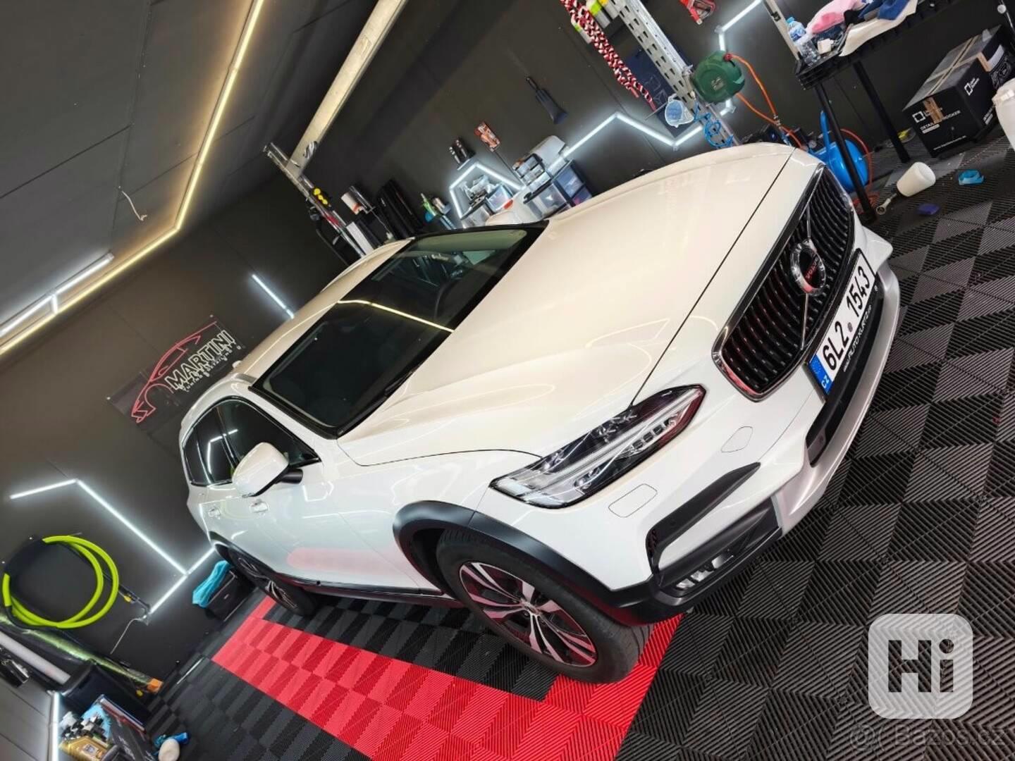 Volvo V90 CC D4 AWD + original el. tažné - foto 1