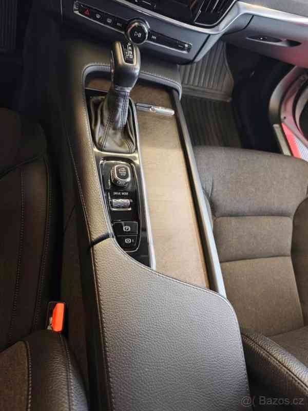 Volvo V90 CC D4 AWD + original el. tažné - foto 6