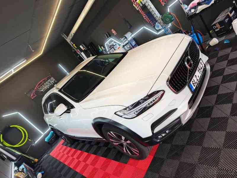Volvo V90 CC D4 AWD + original el. tažné - foto 1