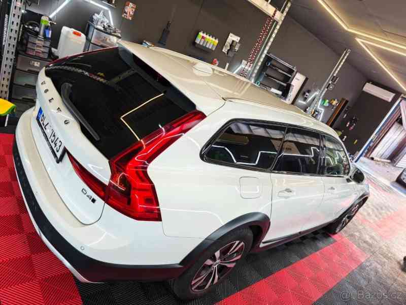 Volvo V90 CC D4 AWD + original el. tažné - foto 2