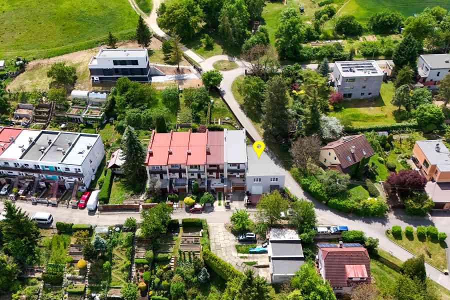 Prodej řadového rodinného domu 3+1s mimořádně velkou garáží, - foto 21