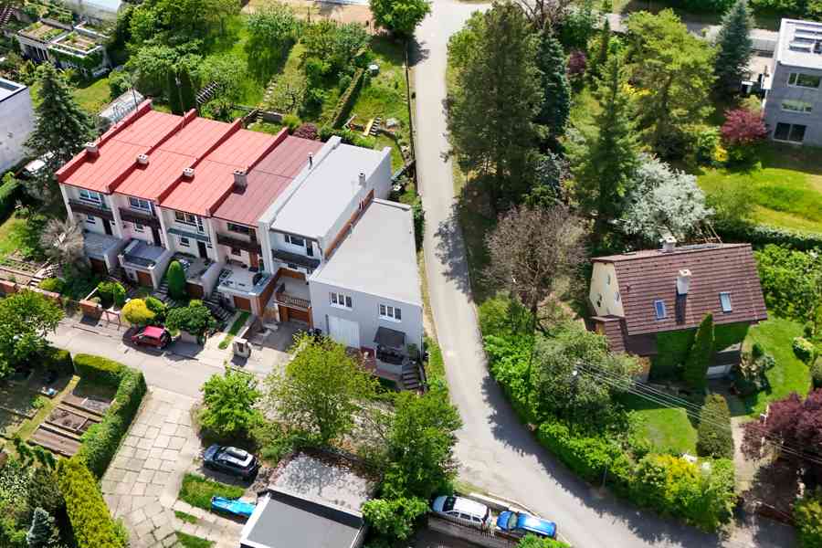 Prodej řadového rodinného domu 3+1s mimořádně velkou garáží, - foto 22