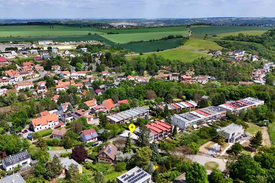 Prodej řadového rodinného domu 3+1s mimořádně velkou garáží, - foto 24