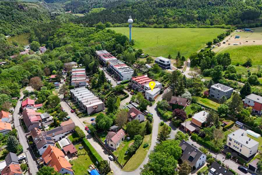 Prodej řadového rodinného domu 3+1s mimořádně velkou garáží, - foto 23