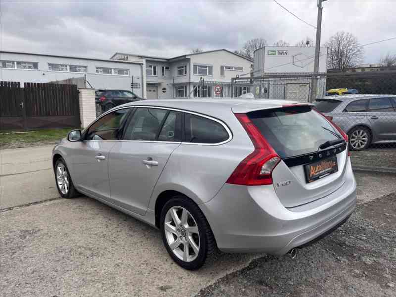 Volvo V60 1,6 D 1.MAJ. GARNACE KM,TOP - foto 4