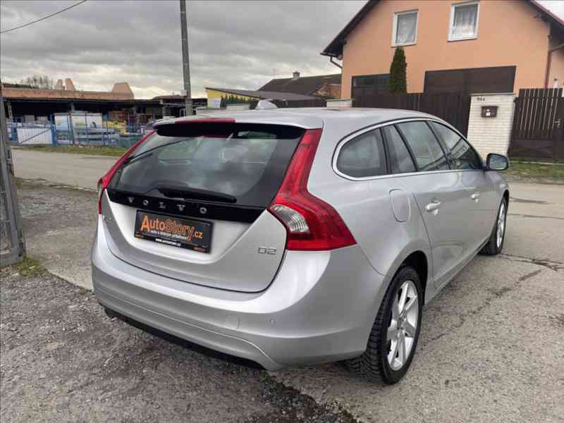 Volvo V60 1,6 D 1.MAJ. GARNACE KM,TOP - foto 3