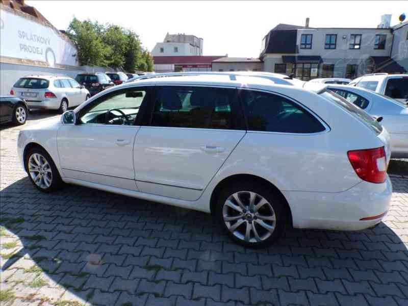 Škoda Superb 2,0 TDI AUTOMAT,XENON,KŮŽE - foto 4