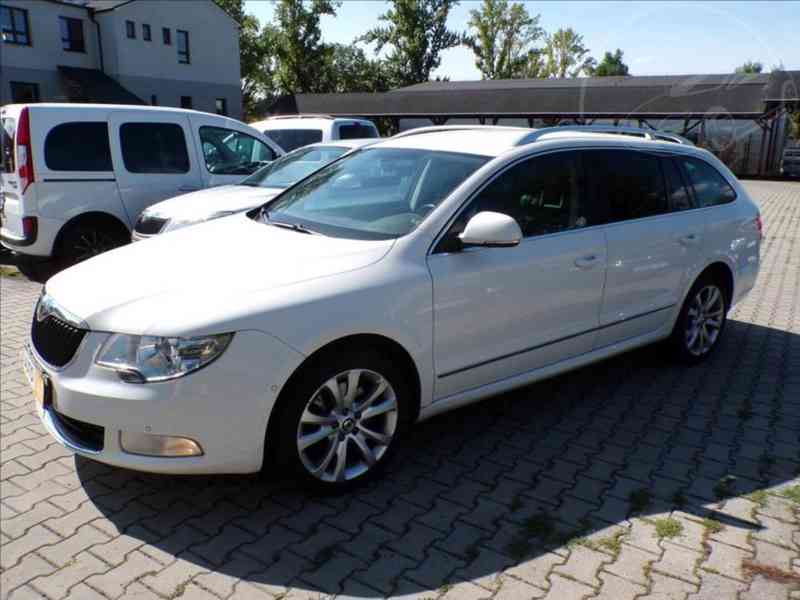 Škoda Superb 2,0 TDI AUTOMAT,XENON,KŮŽE - foto 2