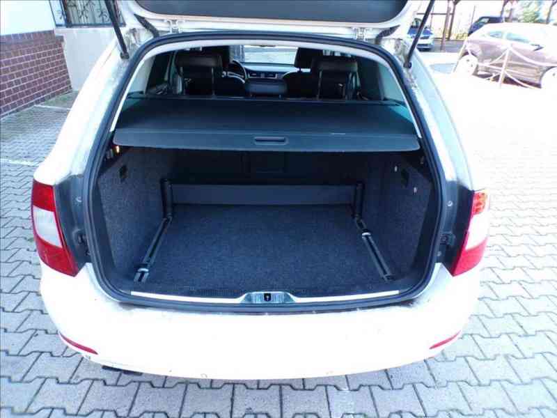 Škoda Superb 2,0 TDI AUTOMAT,XENON,KŮŽE - foto 13