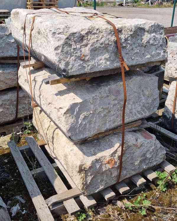 Pískovcový kámen soklový velký - foto 7
