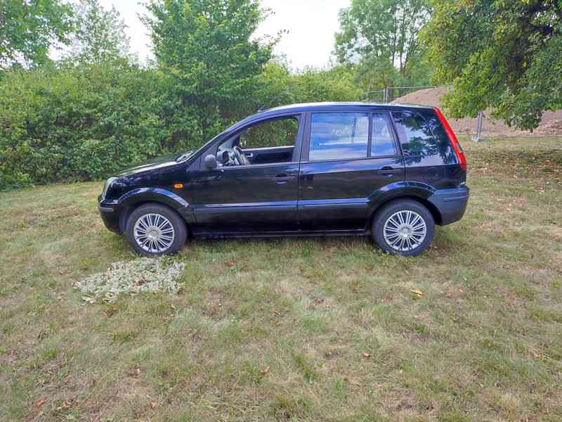 Ford Fusion 1.6 74 kW benzín, STK 5/2028 - foto 11