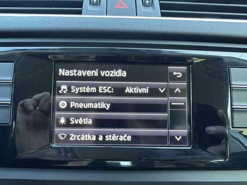 Škoda Octavia 1.6 TDI 81kW/1Maj/CZ/Výhřev/DPH - foto 35