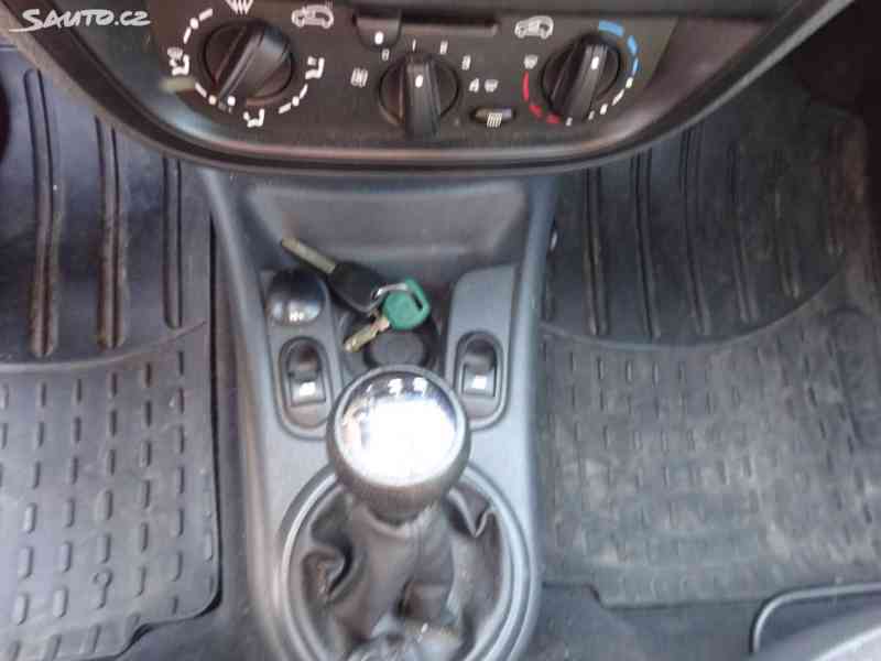 Citroën C3, 1.1i (r.v.2008)2.Maj.Koup. v ČR - foto 9