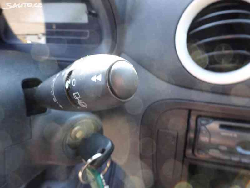 Citroën C3, 1.1i (r.v.2008)2.Maj.Koup. v ČR - foto 11