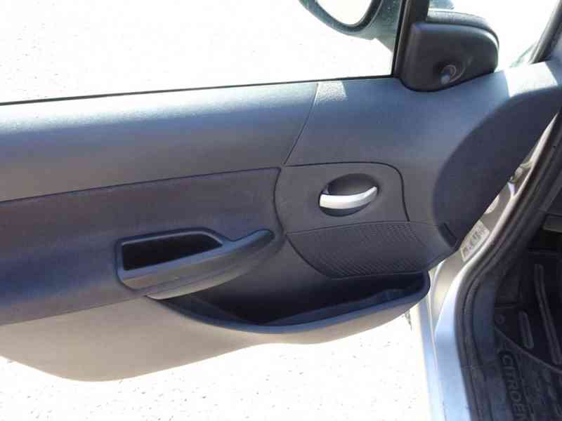 Citroën C3, 1.1i (r.v.2008)2.Maj.Koup. v ČR - foto 6