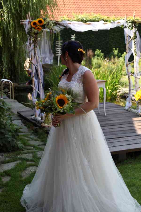 Svatební šaty  - foto 1