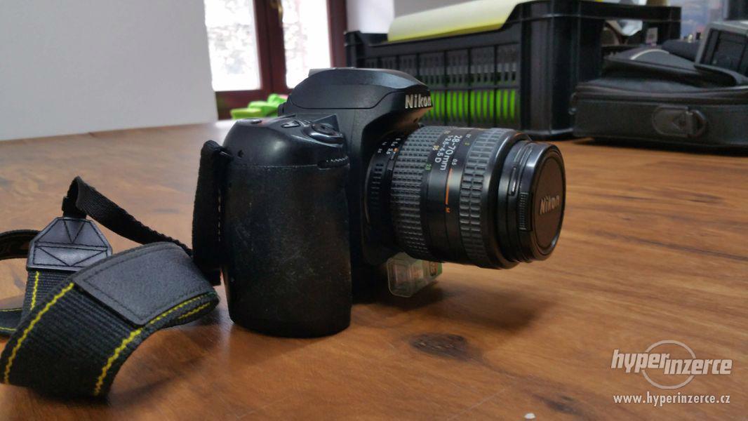 Fotoaparát Nikon D100 + AF Nikkor 28-70mm - foto 1
