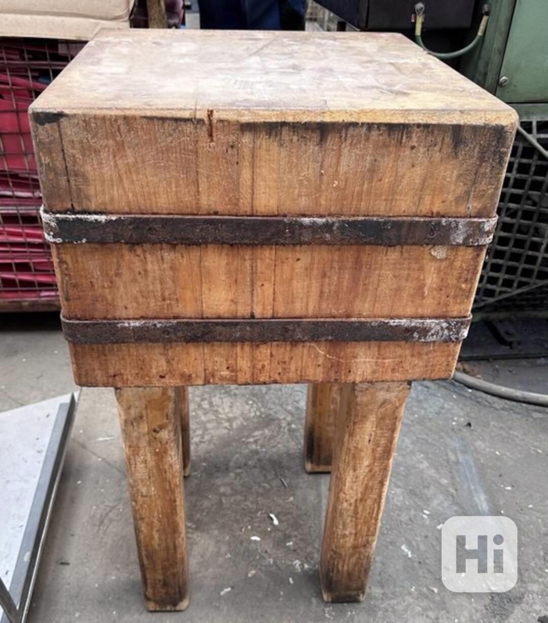 Špalek řeznický dřevěný 500x500x920   - foto 1