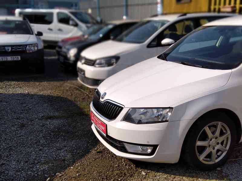 ŠKODA Octavia 2,0TDI Elegance ČR 110kw - foto 27