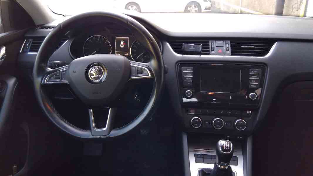 ŠKODA Octavia 2,0TDI Elegance ČR 110kw - foto 18