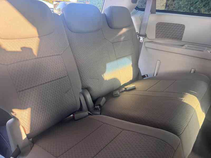 Chrysler Town Country 3,3 V6 RT 2009 - foto 7