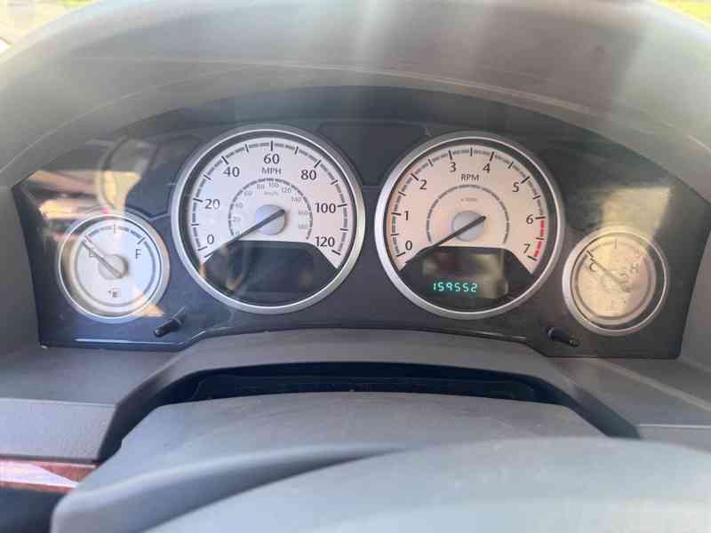 Chrysler Town Country 3,3 V6 RT 2009 - foto 15